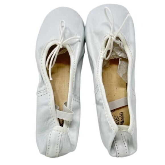 Capezio Leather Ballet Shoes For Kids Size 1 1/2M  With Elastic & Tie Closure - Picture 1 of 6